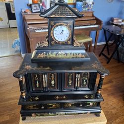  STUNNING GORGEOUS LOOKING VINTAGE  BLACK LACQUER PAGODA  JEWELRY BOX WITH  CLOCK  HAND  DECORATED  IN the CHINOISRIE STYLE 