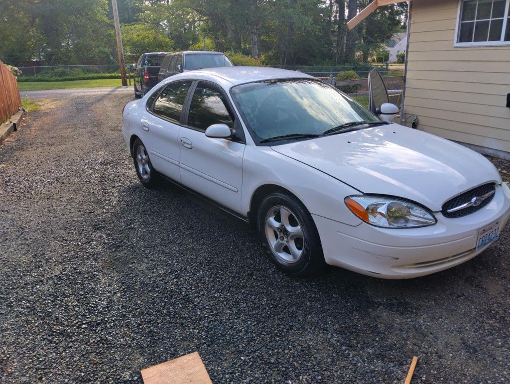 Ford Taurus Se 2001