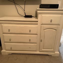 Dresser / Changing Table