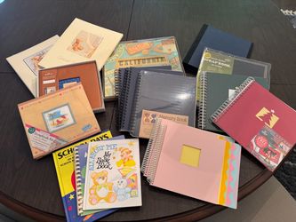 (17) Scrapbooks and Memory Books