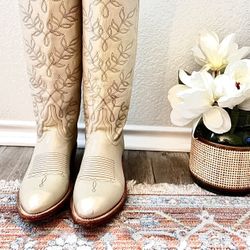 Cream Willow Lucchese 