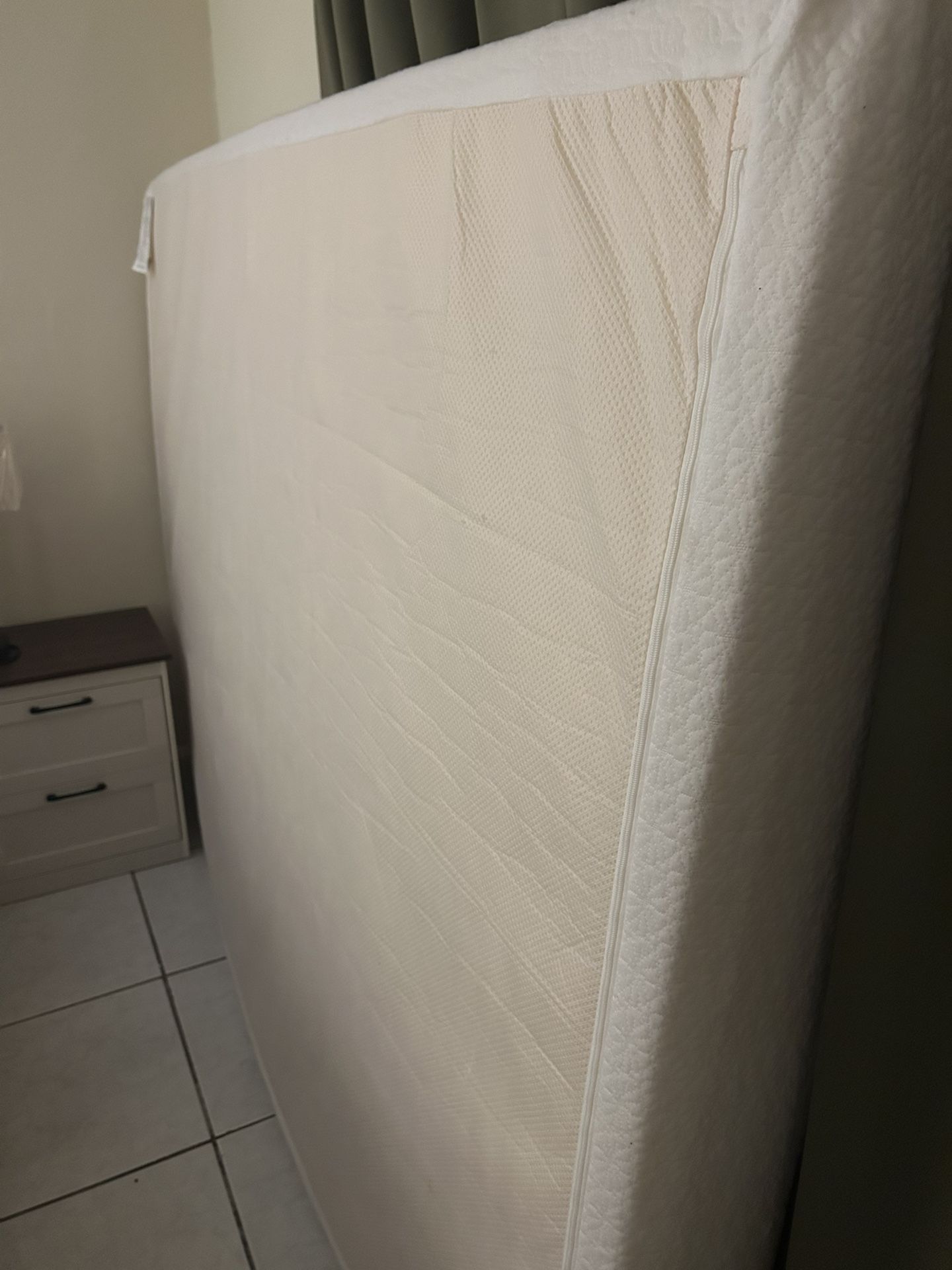 Queen Foam 8 Inches Matress