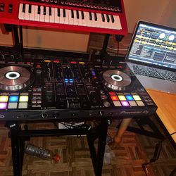 Pioneer DJ Ddj SX3 (Great condition and price !)