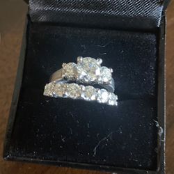 $2200 Diamond Wedding Set.... Appraised At $6000