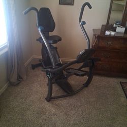 TEETER ELIPTICAL MACHINE