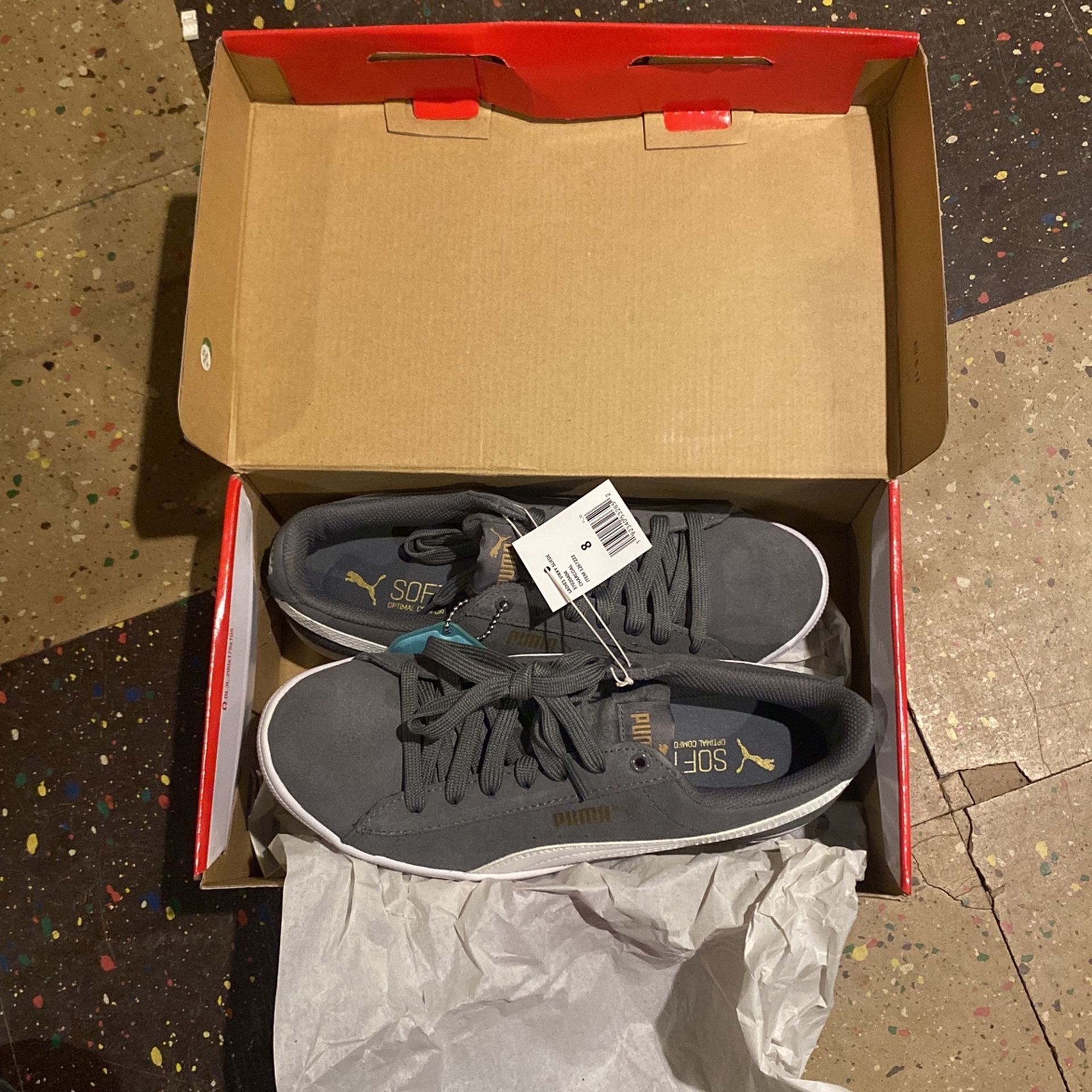 woman’s pumas size 8