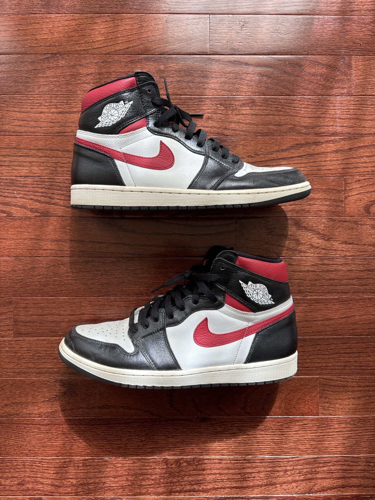 Air Jordan 1 Retro High OG Gym Red