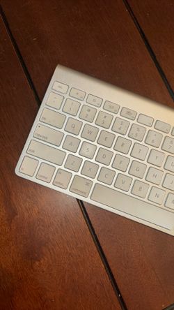 Bluetooth Apple Keyboard 