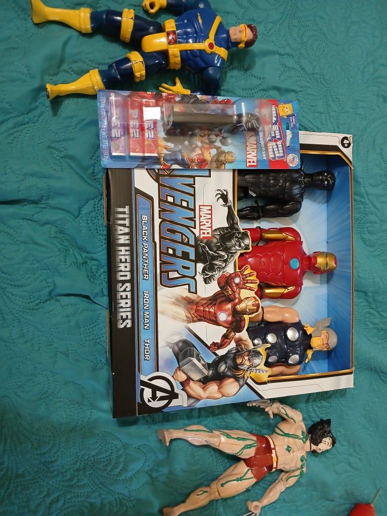 Brand New Avengers XMEN IN Good Condition Mandolin Blanket New And The Child