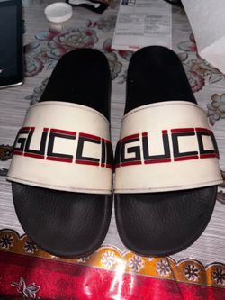 Gucci ecru slides