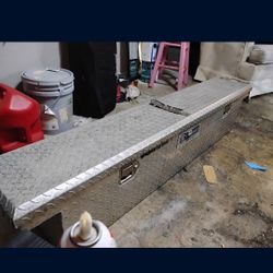 Kobalt 70-in x 13-in x 14-in Silver Aluminum Crossover Truck Tool Box