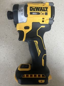 New DeWalt 20V  XR Impact Driver DCF860