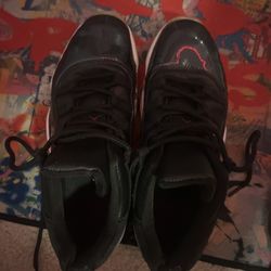 Jordan 11 Retro Low 72-10 Size 8