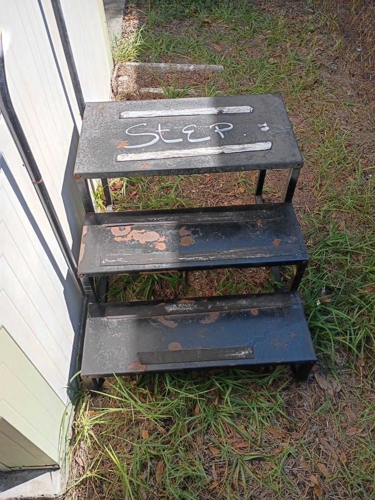 Trailer Stairs