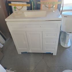 2  Vanity White 36Wx18Dx35H 
