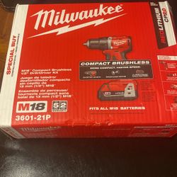 New Milwaukee 1/2 Drill Kit 