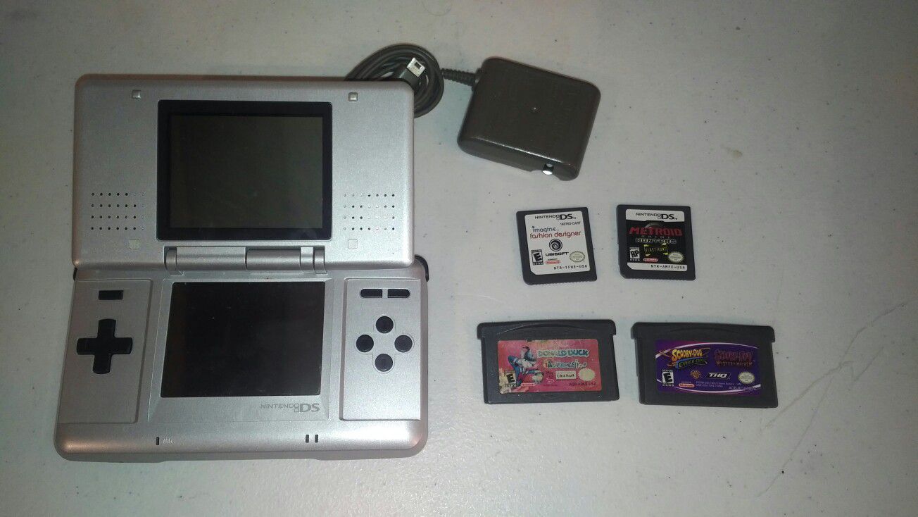 Nintendo DS with games
