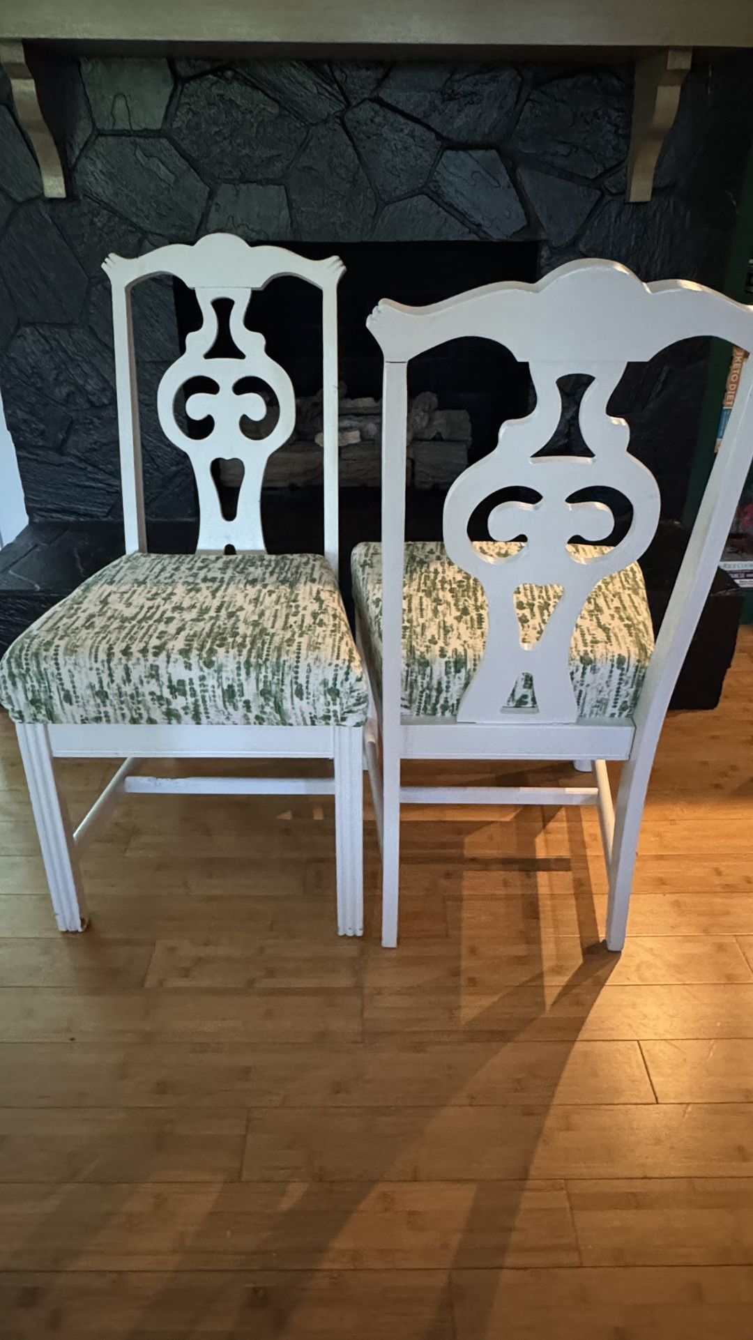 6 Dining Room Chairs