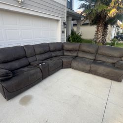 ✨LARGE MICROFIBER SECTIONAL WHIT 3 ELETRIC RECLINER- 🚚 DELIVERY NEGOTIABLE