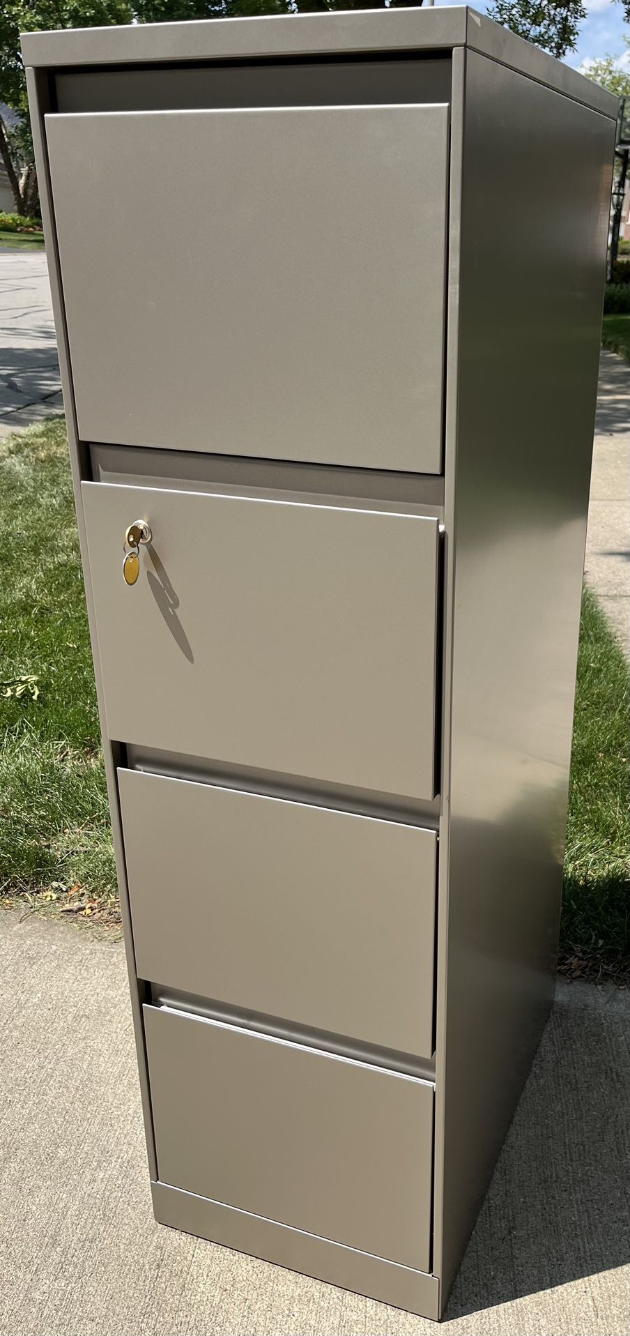 Like New Steelcase File Cabinet 4 Drawer Office Den Storage
