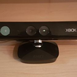 Xbox 360 Kinect and 2 controller chargers