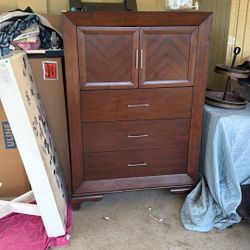 Chic Mid Century Michael Amini Dresser 