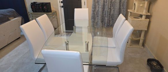Dining Table with 6 chairs