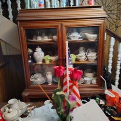 China Cabinet Full. Top And Bottom