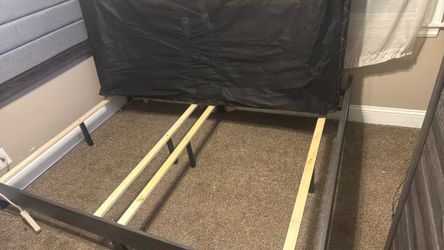 Full size bed Bed and dresser