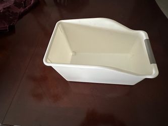 Storage containers