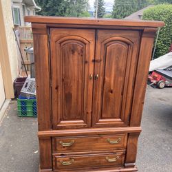 Dresser, Armoire, Oak, 4 Drawers, 4 Cube Storage, Delivery