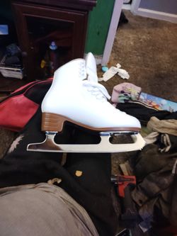Ice Skating ⛸️⛸️ Shoes