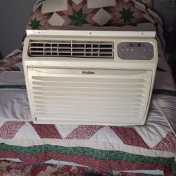 HAIER AC UNIT 800 BTU