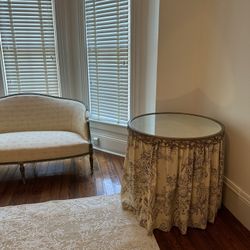 Gorgeous Accent Table 