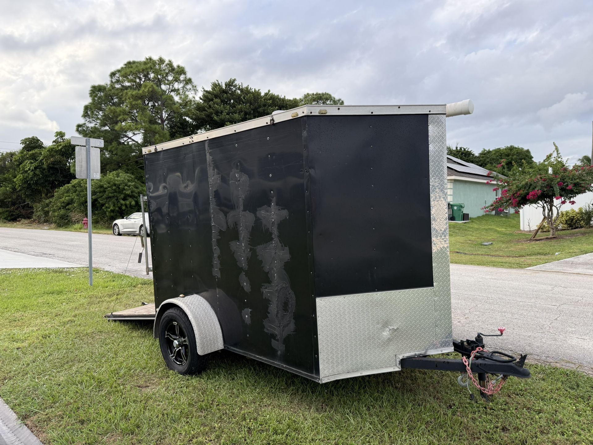 10 Ft Covered trailer