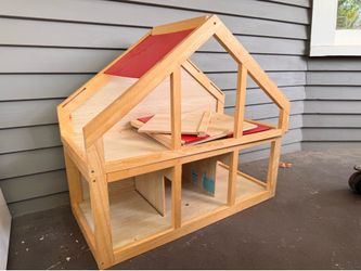 Free Wooden doll house needing a little tlc