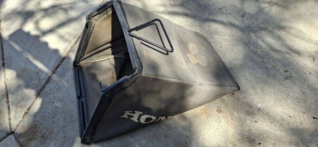 Commercial lawn mower bag