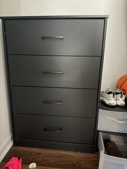 Black 4-Drawer Dresser