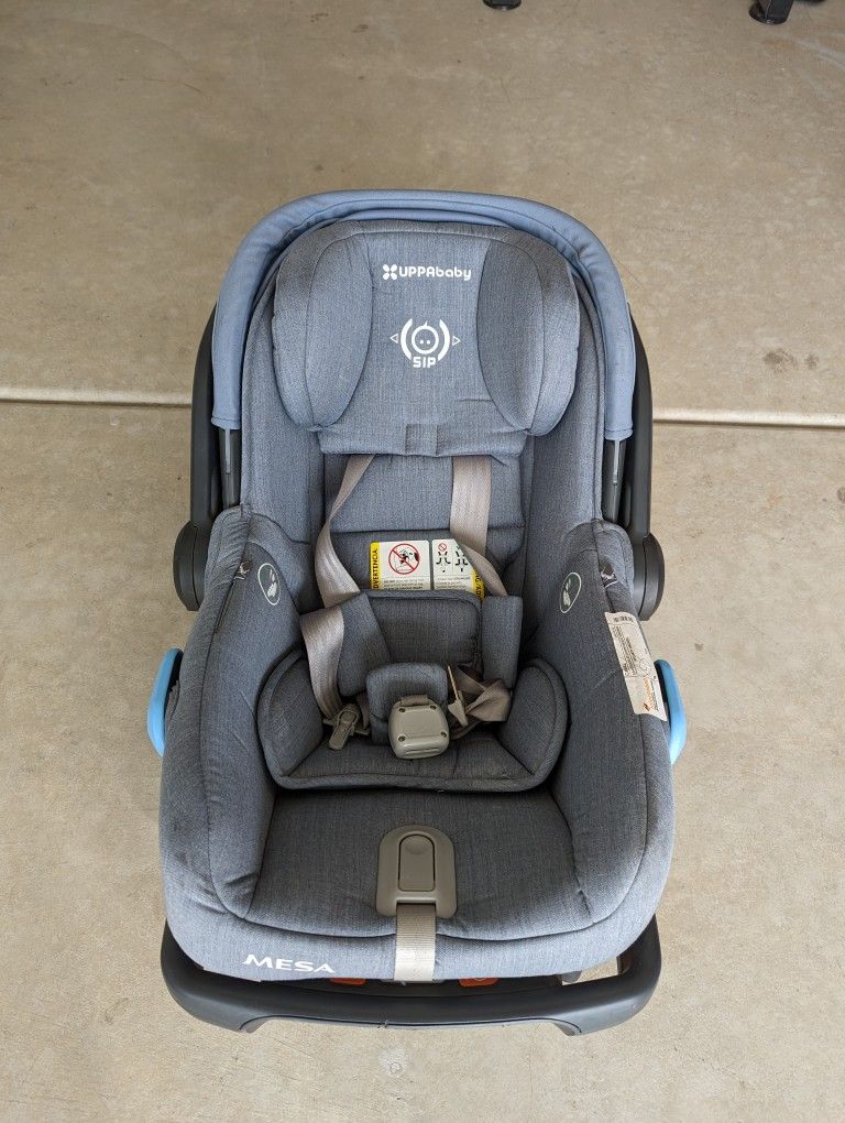 Uppababy Mesa infant car seat and base