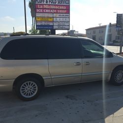 2000 Chrysler Town & Country