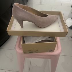 Mickeal kores size 10