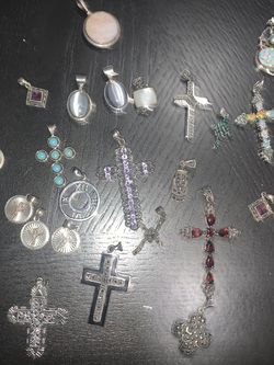Gem And Sliver Pendants Comes With Chains