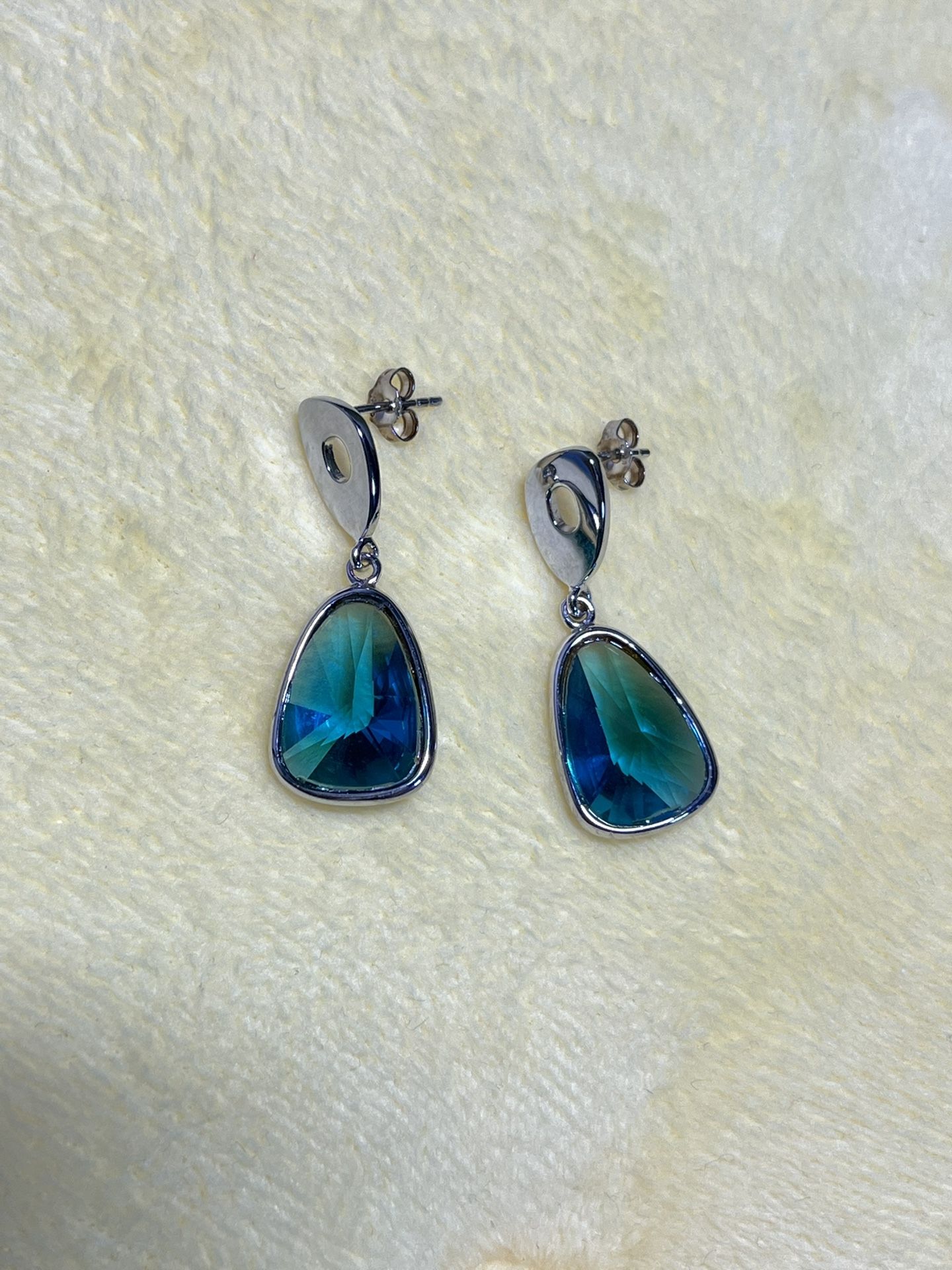 925 Sterling Silver with crystal dangle earring