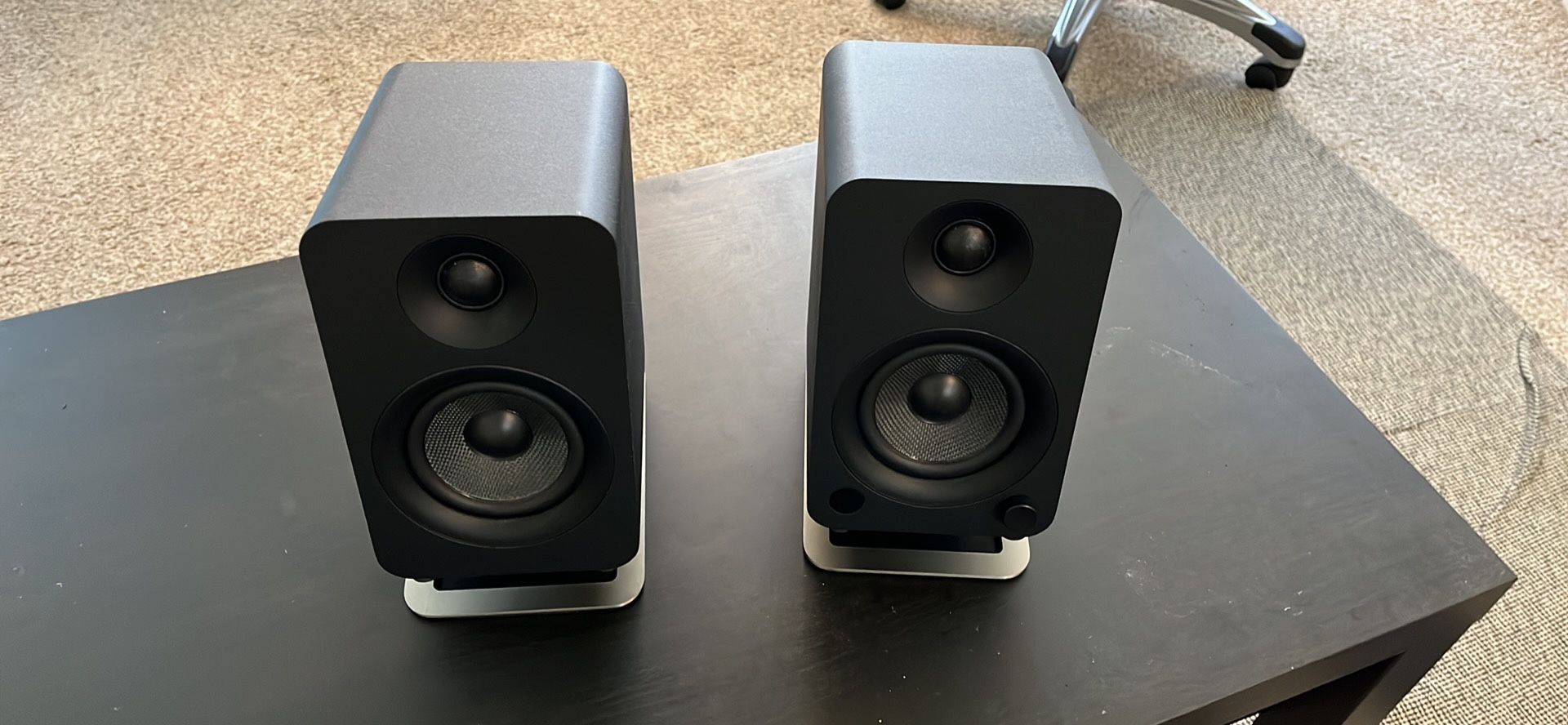 Kanto YU bookshelf speakers Bluetooth wireless/wired 4” drivers