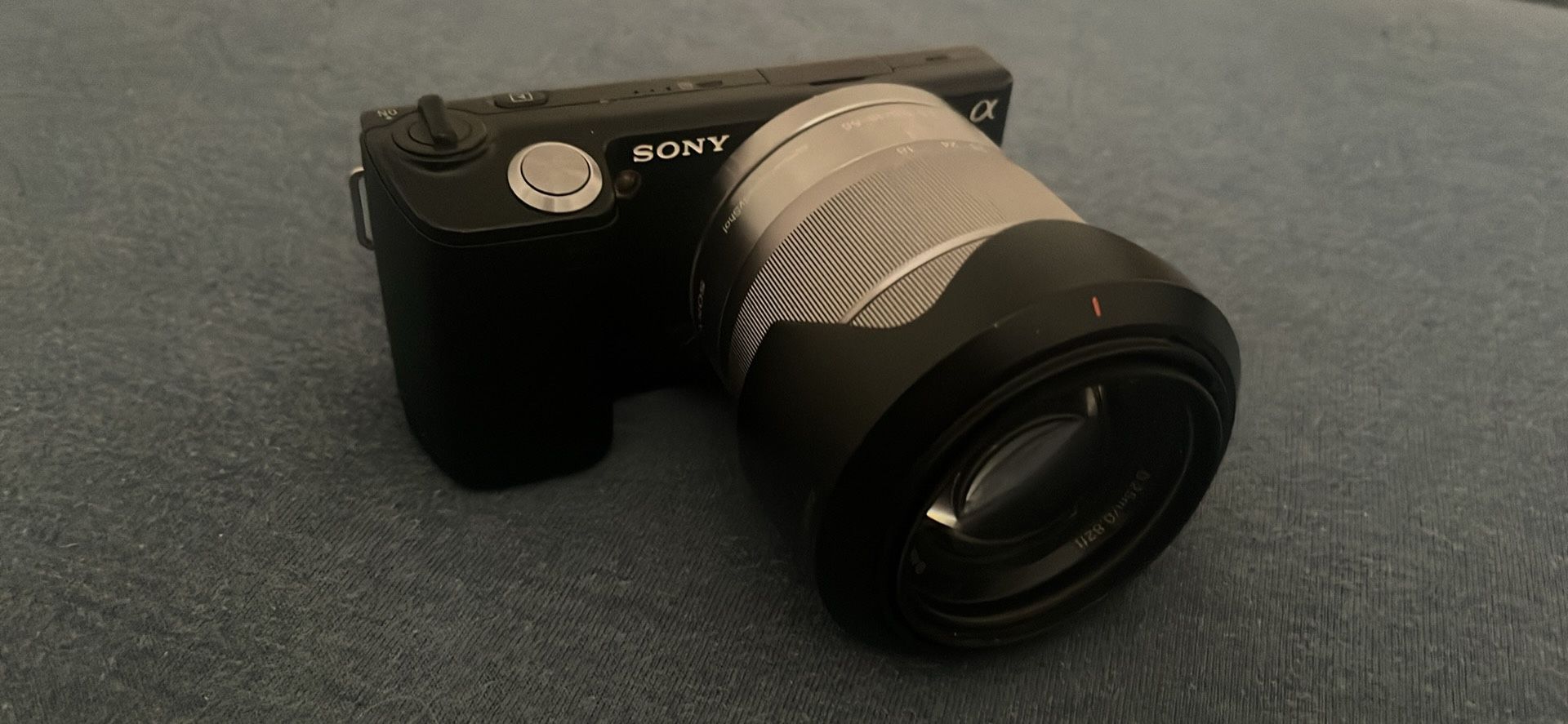 Sony NEX5 Mirrorless Camera