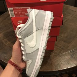 Nike Dunk Low Two-toned Gray size 4.5y/6w