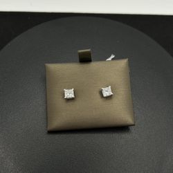 BRAND NEW 14KW 1CTW Princess Cut Studs