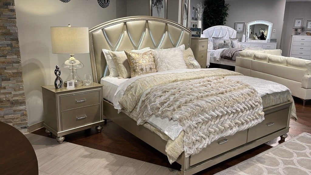 🎀Aria White California King Platform Bed With Footboard Storage, Dresser, Mirror And Nightstand