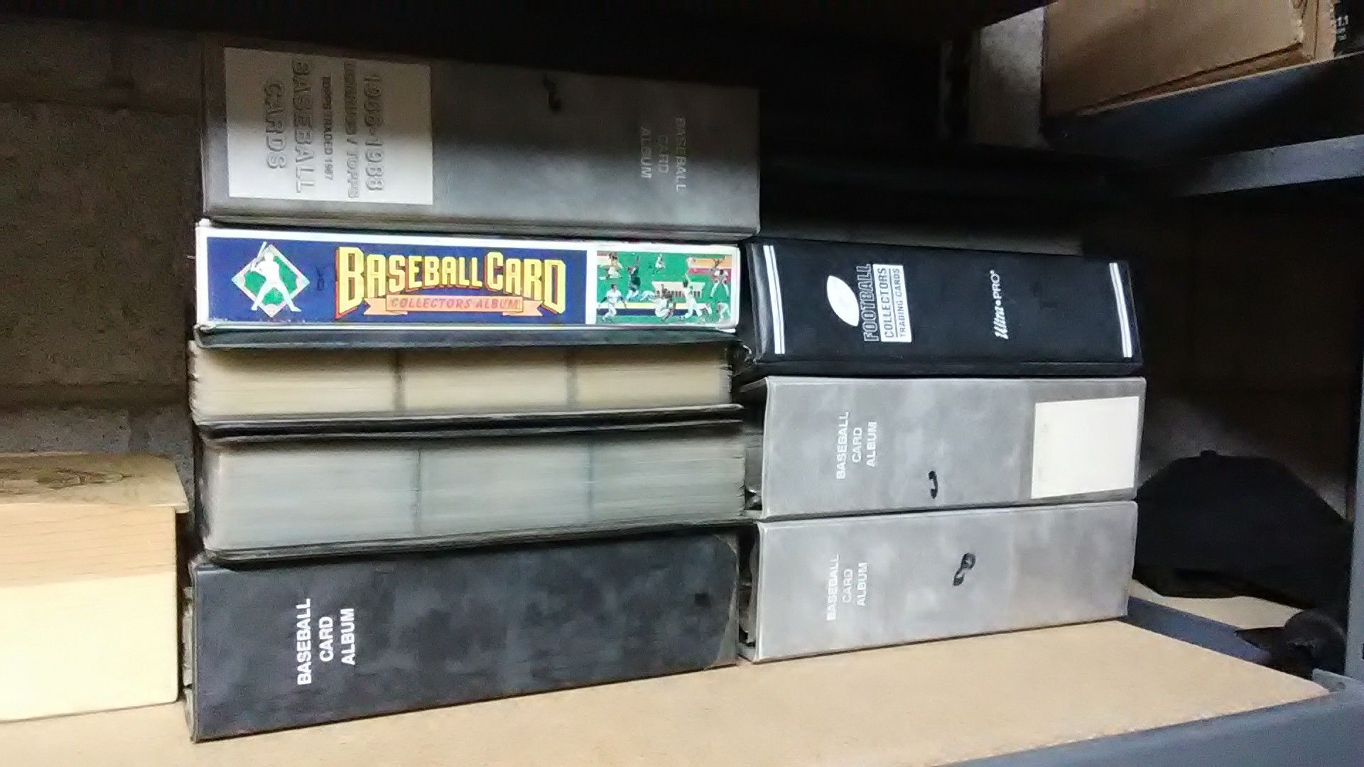 Thousands of baseball cards 80's 90s