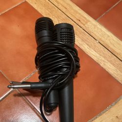 2 Microphones